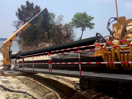 徐工(gōng)XZ5000水平定向鑽機(ji)成功川越馬來(lái)西亞海灣